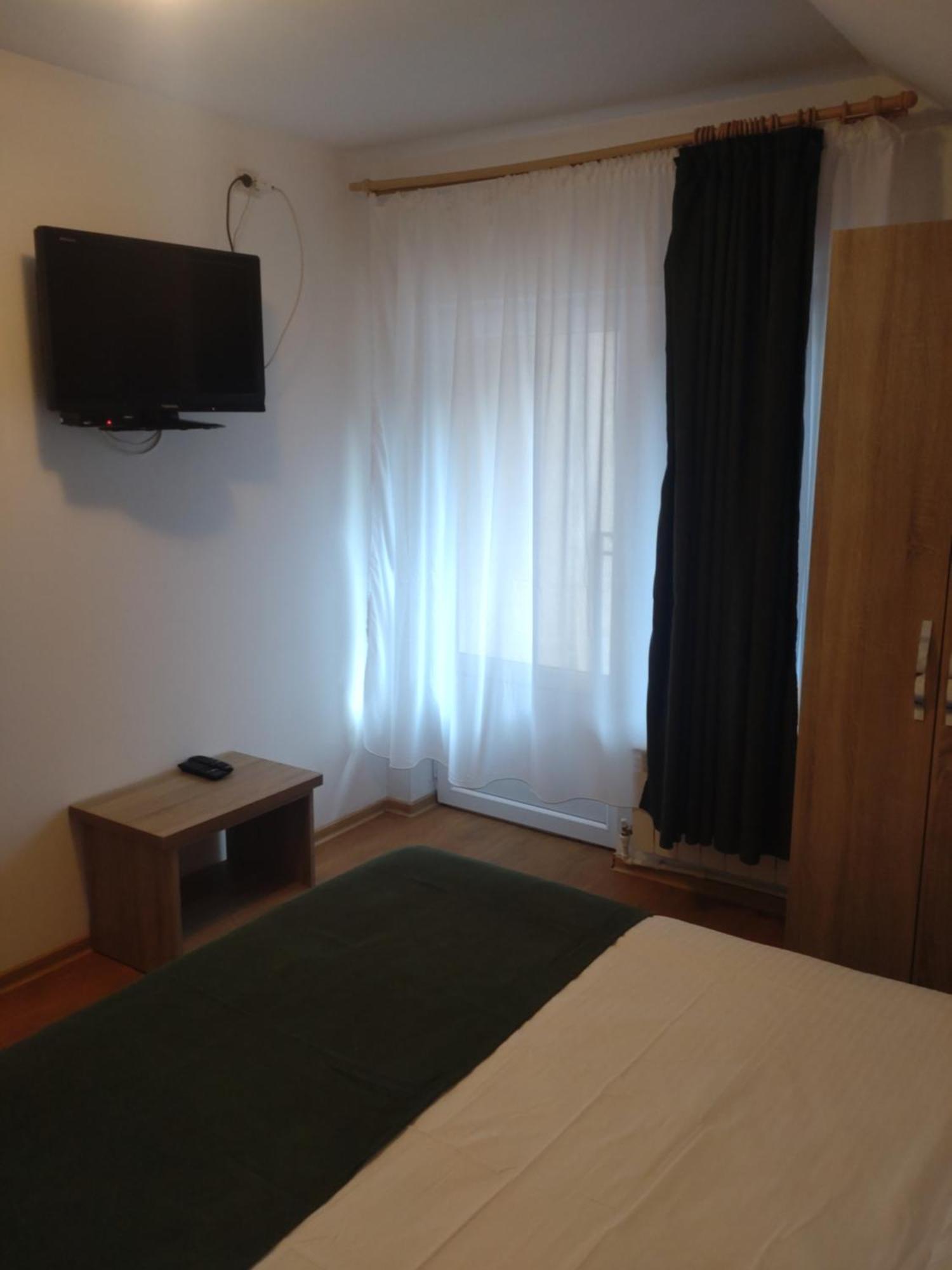 Отель Casa Noastra Оршова Номер фото